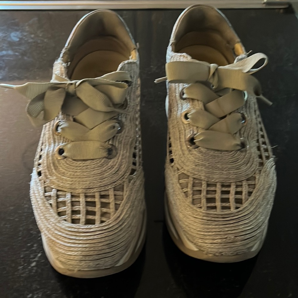 Softwaves Wedge Sneaker